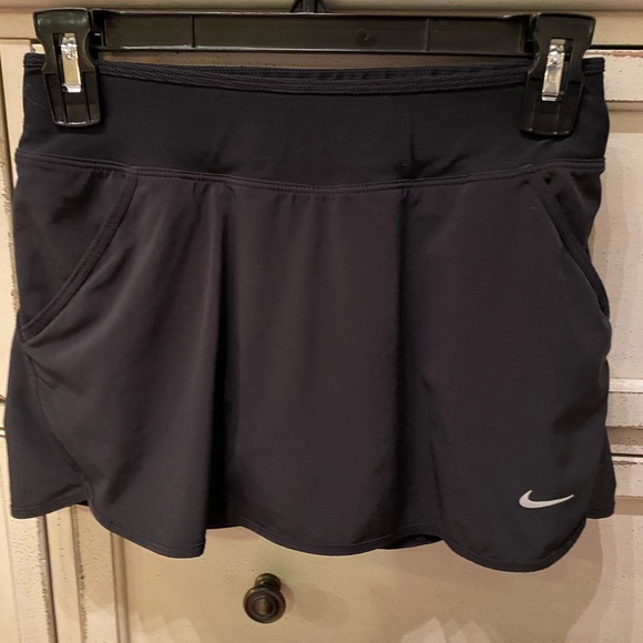 Nike Dresses & Skirts - NIKE Tennis 🎾 Golf 🏌🏻‍♀️ Women’s Skirt XS Black